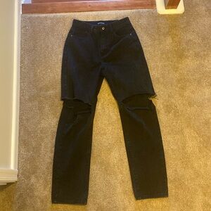 Pretty Little Thing Black straight ripped jeans size 8